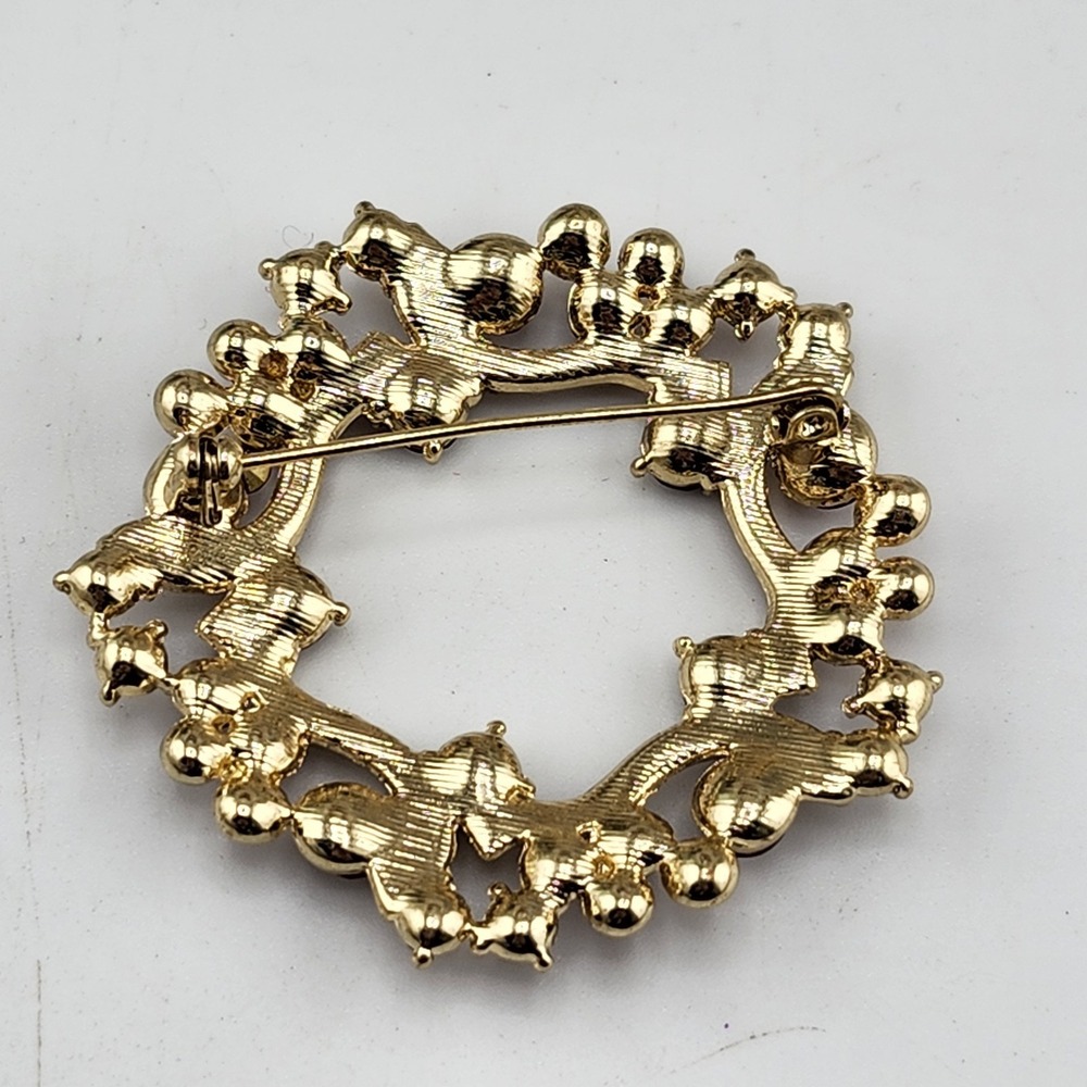 Red Rhinestone Circle Wreath Brooch - Picture 2 of 3